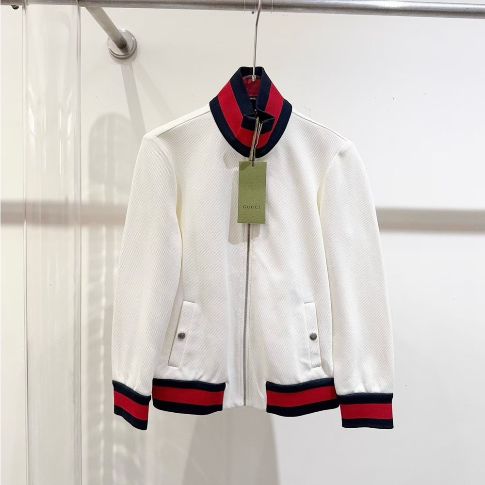 ❌sold❌Authentic Gucci Red and Black Knit Detail
